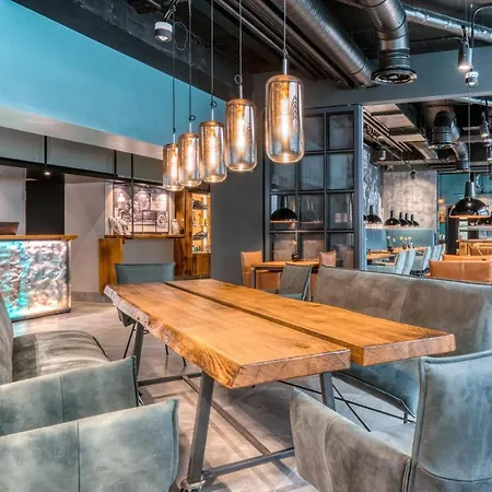 Unsoeld's Factory Hotel 4*