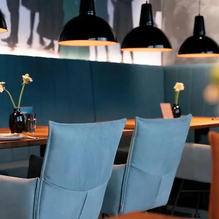Unsoeld's Factory Hotel 4*