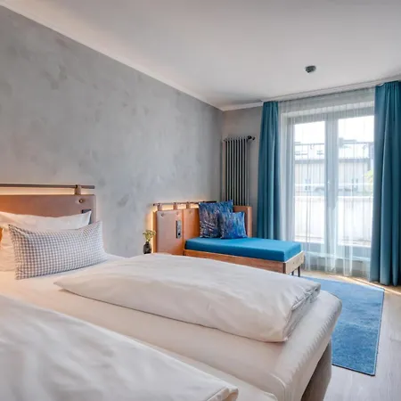 Unsoeld's Factory Hotel