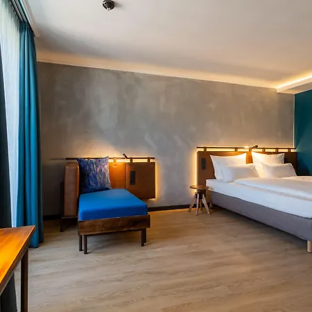Hotel Unsoeld's Factory