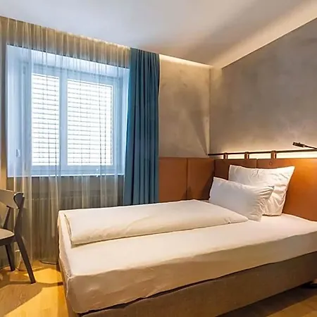 Unsöld's Factory Hotell
