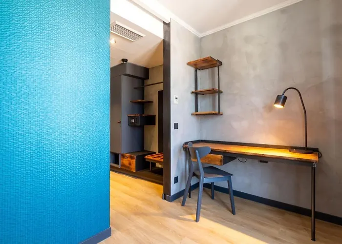 Unsoeld's Factory Hotel