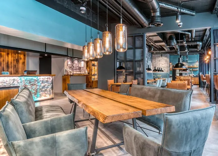 Unsoeld's Factory Hotel 4*