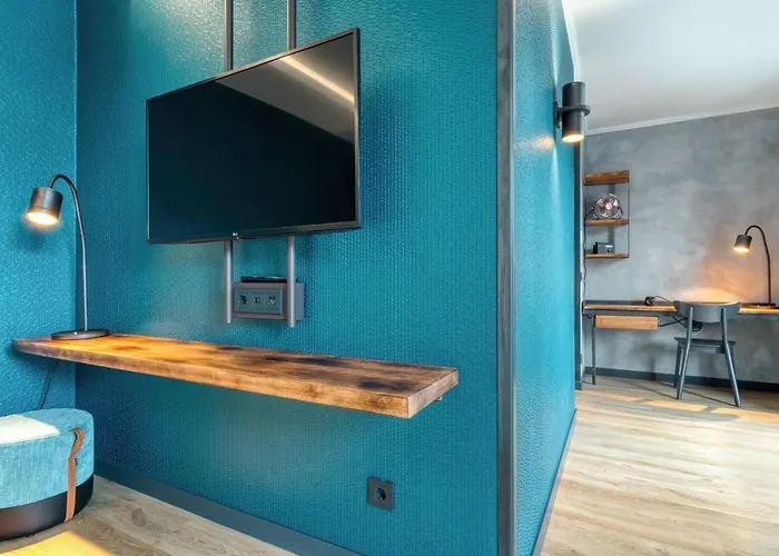 Unsoeld's Factory Hotel